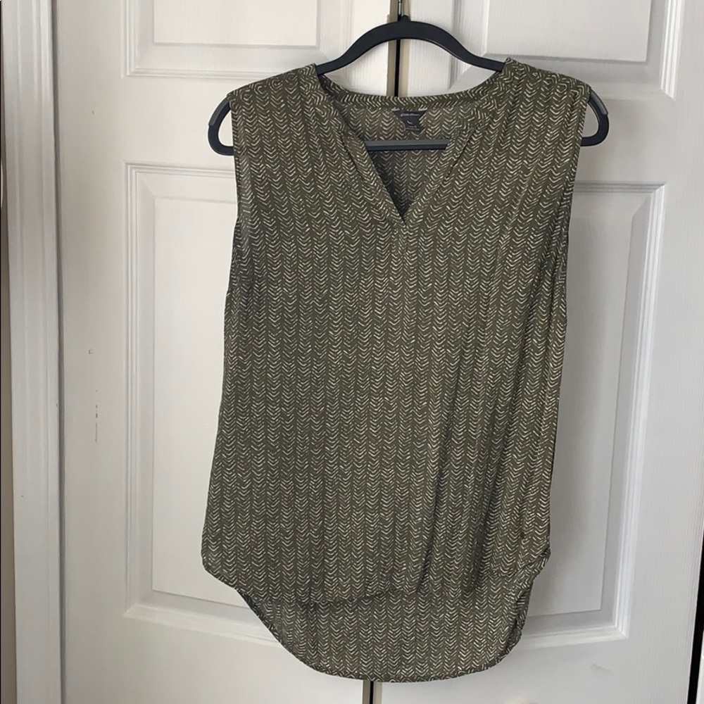 Eddie Bauer patterned tank top